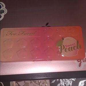 Too faced sweet peach palette